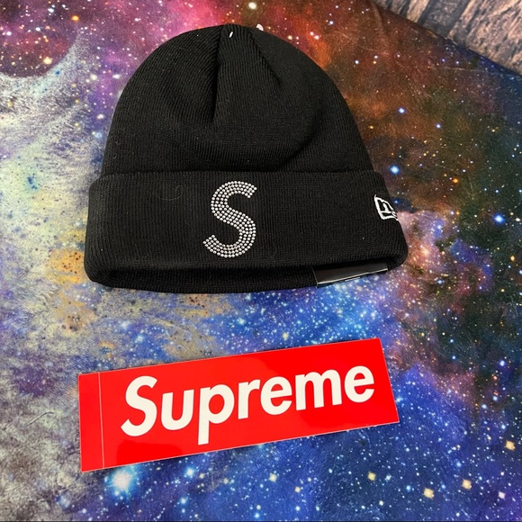 Supreme Swarovski Beanie Logo 